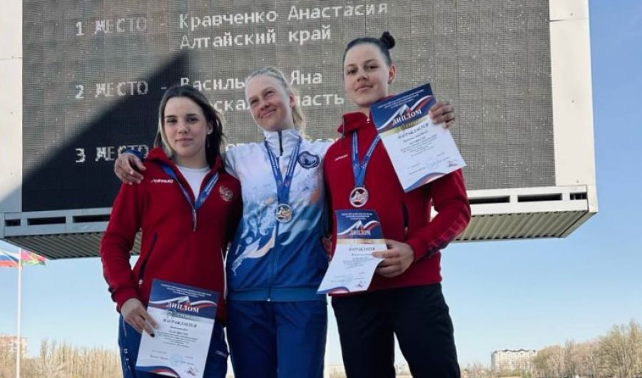 Байдарочница Анастасия Кравченко стала победительницей соревнований на дистанции 1000 м