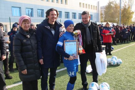 Победой команды "Алтай-2004» завершился в Барнауле первый региональный турнир памяти Геннадия Смертина