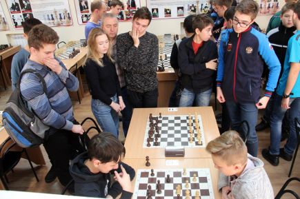 Алтайские спортсмены выиграли четыре медали на домашнем первенстве Сибири по быстрым шахматам.