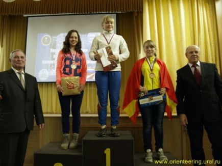 Дарья Рогова – двукратный победитель первенства России по спортивному ориентированию на лыжах в Кургане (фото).
