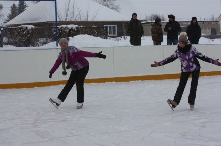 ХК «Алтай» провёл мастер-класс для юных хоккеистов села Крутихи. 