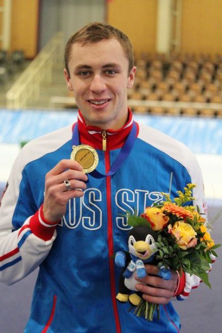 Виктор Муштаков. Мастер спорта международного класса по конькобежному спорту, 22 года, Барнаул.