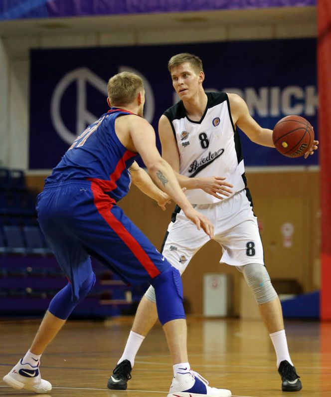 Воспитанник алтайского баскетбола Роман Баландин сыграет за сборную Единой молодёжной лиги ВТБ в «Матче молодых звёзд».