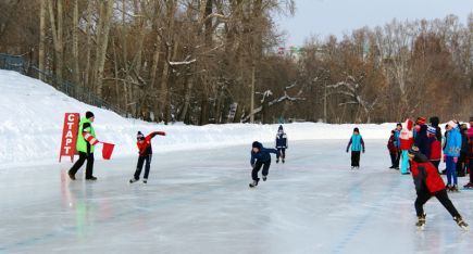 В Барнауле состоялись открытые Всероссийские соревнования по конькобежному спорту «Лёд надежды нашей».