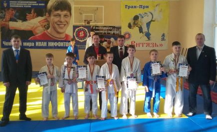 В краевой ДЮСШ состоялся VII межрегиональный командный турнир "Алтайский витязь".