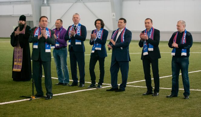 В Барнауле состоялось торжественное открытие футбольного манежа «Темп»