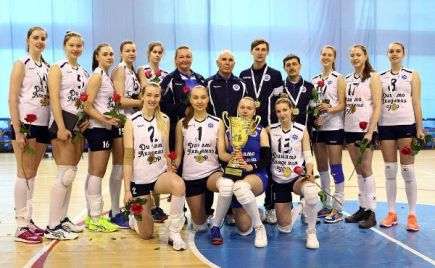 Воспитанница алтайского волейбола Нелли Левина стала победительницей Молодёжной лиги чемпионата России.