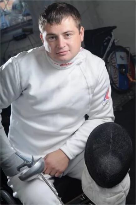 Константин Бейч - чемпион России по фехтованию на колясках. 