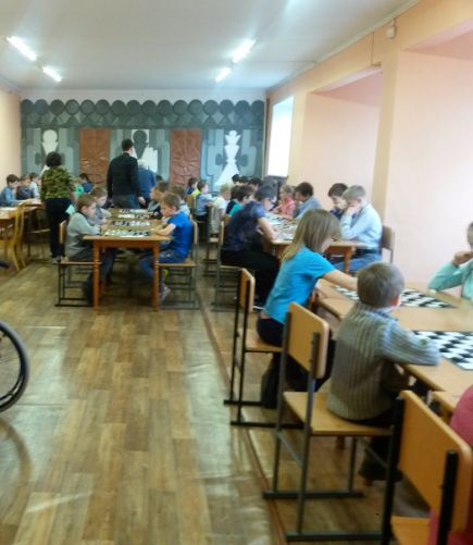 Ученики барнаульской школы № 127 выиграли краевой финал Всероссийских соревнований «Чудо-шашки».