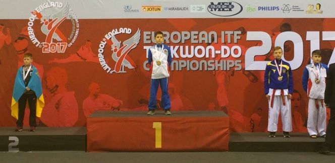 Воспитанник барнаульской ДЮСШ № 10 Никита Дёмин – победитель первенства Европы по тхэквондо ИТФ.