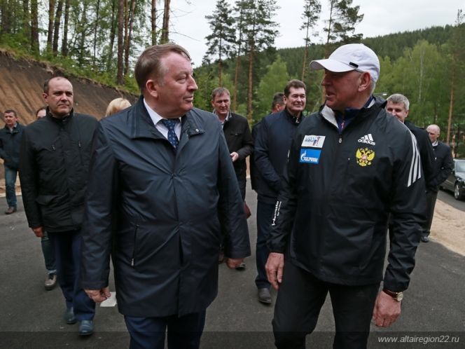 Губернатор Алтайского края и вице-президент Союза биатлонистов России обсудили планы строительства новой биатлонной трассы в «Белокурихе-2».