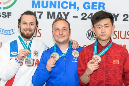 Сергей Каменский завоевал вторую медаль на этапе Кубка мира в Мюнхене, повторив в квалификации мировой рекорд.