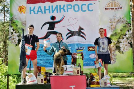 В Барнауле провели любительские соревнования «Каникросс 2017».