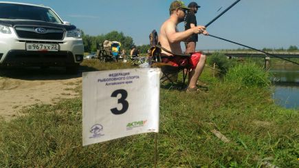 В Барнауле состоялись краевые соревнования госслужащих по ловле поплавочной удочкой.