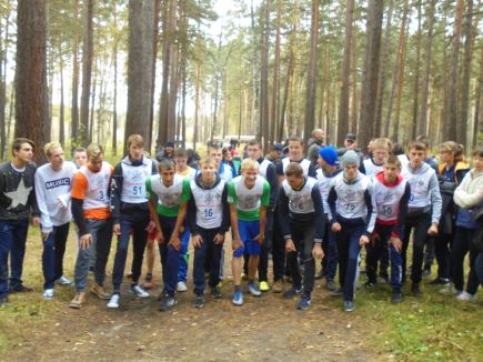 В Барнауле провели легкоатлетические кроссы для инваспортсменов различных категорий.