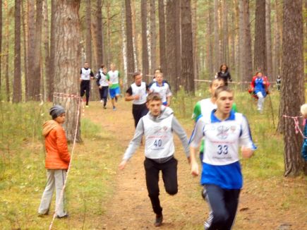В Барнауле провели легкоатлетические кроссы для инваспортсменов различных категорий.