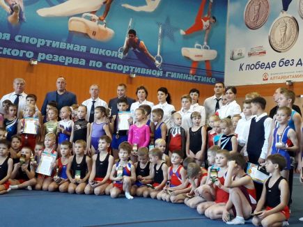 В Бийске прошли соревнования в честь Всероссийского дня гимнастики и 80-летия Алтайского края.
