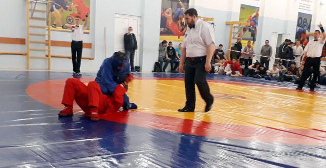 В открытом чемпионате Алтайского края по универсальному бою приняли участие более 150 спортсменов из трёх регионов.