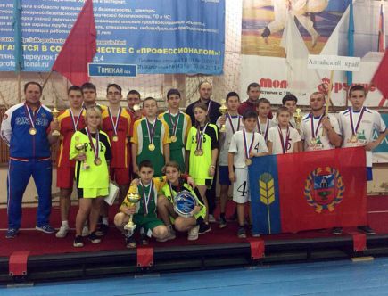 Алтайские городошники стали призёрами Всероссийских юношеских соревнований «Меткие биты» в Кировской области.