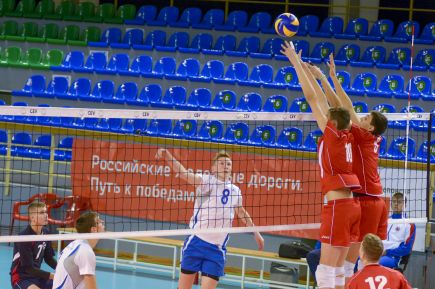 Волейболисты СДЮШОР «Заря Алтая» стали вторыми на предварительном этапе Международного первенства «Локоволей-2017».