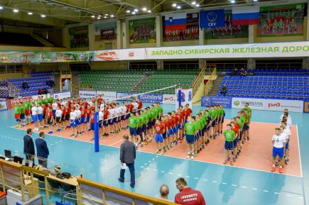 Волейболисты СДЮШОР «Заря Алтая» стали вторыми на предварительном этапе Международного первенства «Локоволей-2017».