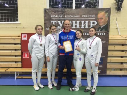 Саблистки Алтайского края - бронзовые призёры юниорского первенства СФО.