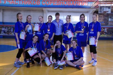 В Барнауле состоялись межрегиональные соревнования девичьих команд.