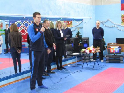 Альберт Гаун и Анастасия Анохина посетили Открытое первенство Барнаула «Кубок Деда Мороза» на призы СДЮШОР «Олимпийские надежды».