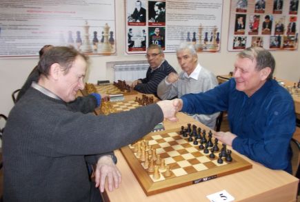 В краевом шахматном клубе состоялся финальный блиц-турнир среди ветеранов.