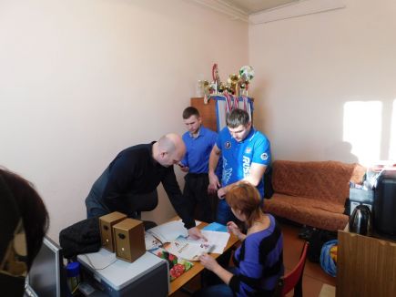 В Барнауле состоялся Рождественский фестиваль спорта среди воспитанников краевых центров помощи детям, оставшимся без попечения родителей.