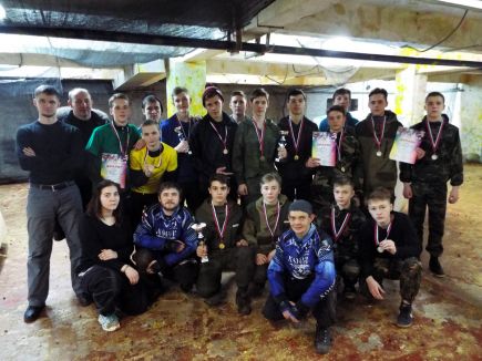 В Барнауле состоялись соревнования по спортивному пейнтболу среди казачьей молодёжи.
