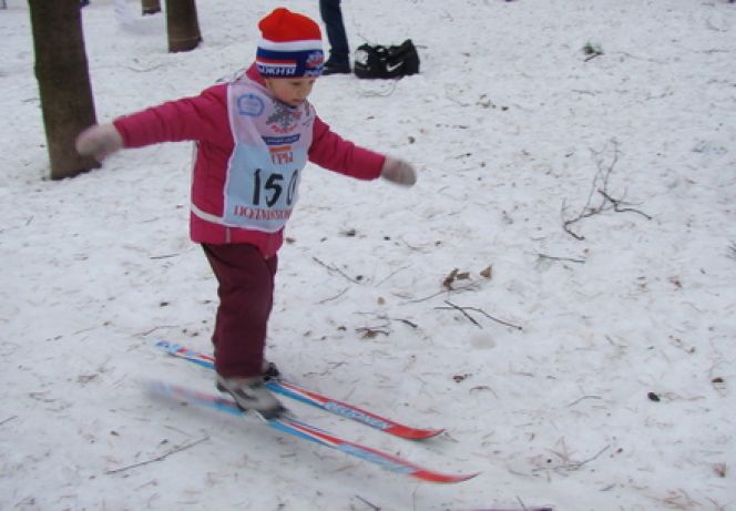 21 января. Заринск. Всероссийский день снега. Лыжные гонки (дети 8-14 лет), полоса препятствий (4-8 лет), соревнования семей.