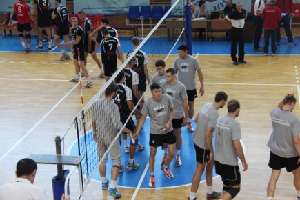 «Университет» выиграл все товарищеские матчи с «Павлодаром». 