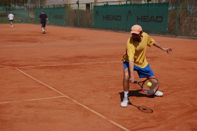 В Новоалтайске состоялся традиционный турнир, открывающий теннисный сезон.