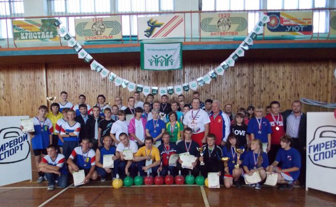 В Славгороде завершился третий этап Открытого кубка Алтайского края по гиревому спорту.