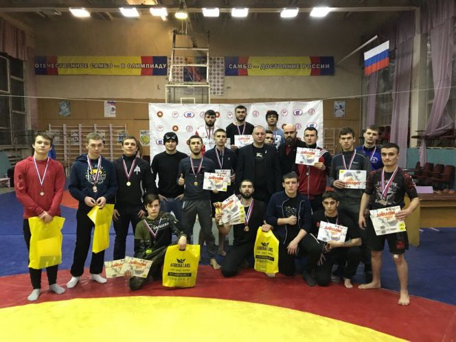 Команда СК «Топ Файт» – победитель чемпионата и первенства Алтайского края по грэпплингу и грэпплингу-ги