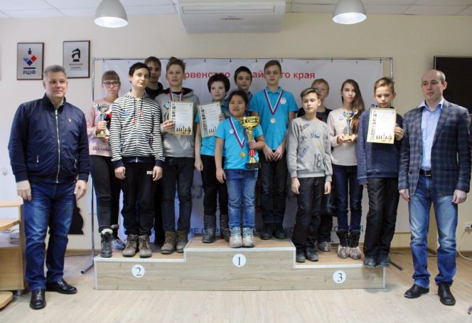 Победой барнаульской гимназии № 42 завершился краевой турнир «Белая ладья» среди школьных команд