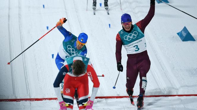 Российские лыжники Спицов и Большунов завоевали серебро в командном спринте