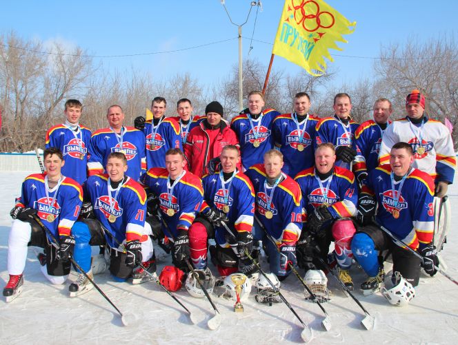 Хоккеисты Павловского района победили в финале сельской олимпиады