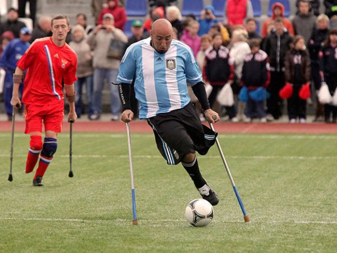 Барнаулец Игорь Жилин дважды отличился в стартовом матче с Аргентиной на чемпионате мира по футболу среди инвалидов-ампутантов.  