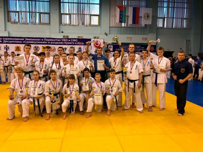 Алтайские каратисты выиграли четыре золотые медали на чемпионате и первенстве СФО и УФО по киокусинкай