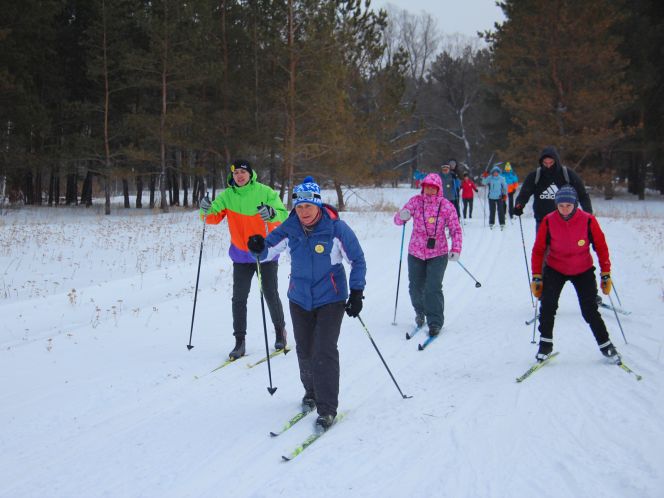 На старт лыжного марафона Черёмное – Барнаул вышло около 1400 участников