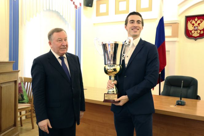 Губернатор Александр Карлин наградил лучших спортсменов и тренеров Алтайского края 2017 года