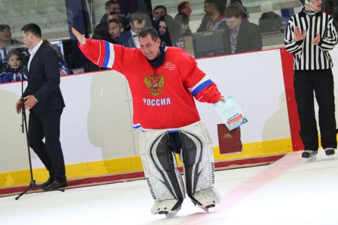 Алтайский хоккеист играл с Путиным, Шойгу, Буре