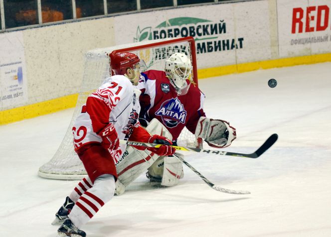 В третьем матче плей-офф первенства ВХЛ «Алтай» в родных стенах уступил «Ростову» – 0:3 