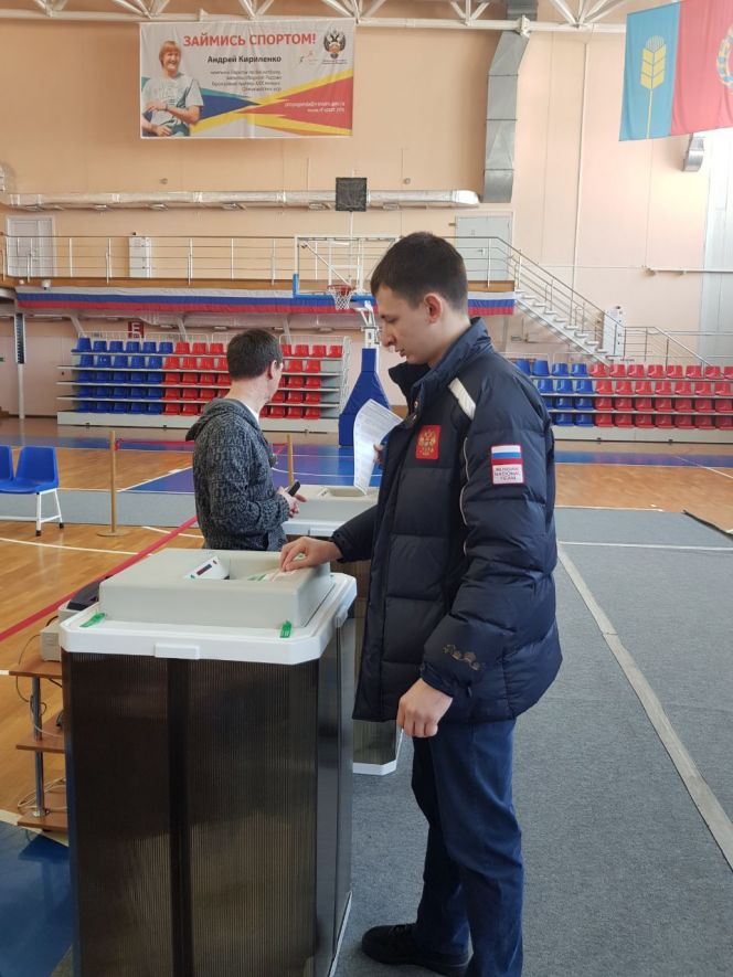 Известные алтайские спортсмены приняли участие в выборах президента Российской Федерации
