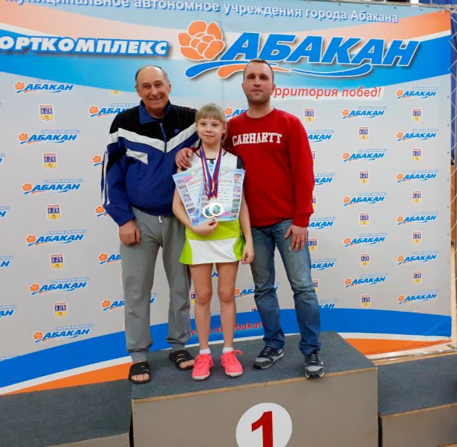 Ольга Вандакурова – победительница и призёр первенства Сибири по настольному теннису среди спортсменов до 13 лет