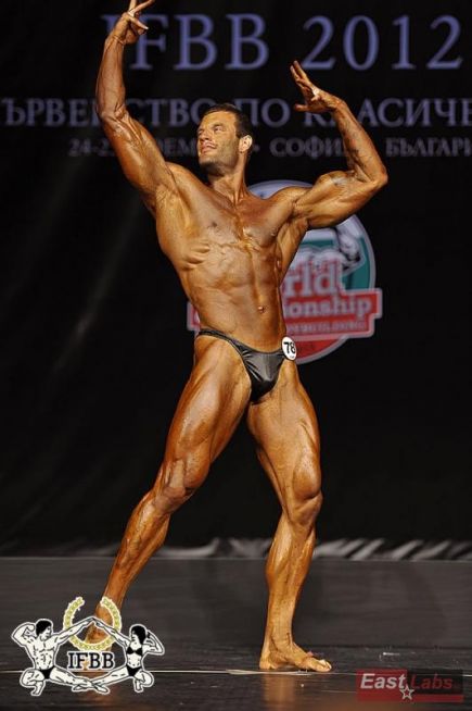 Дмитрий Крылов – серебряный призёр чемпионата мира по классическому бодибилдингу (фото).