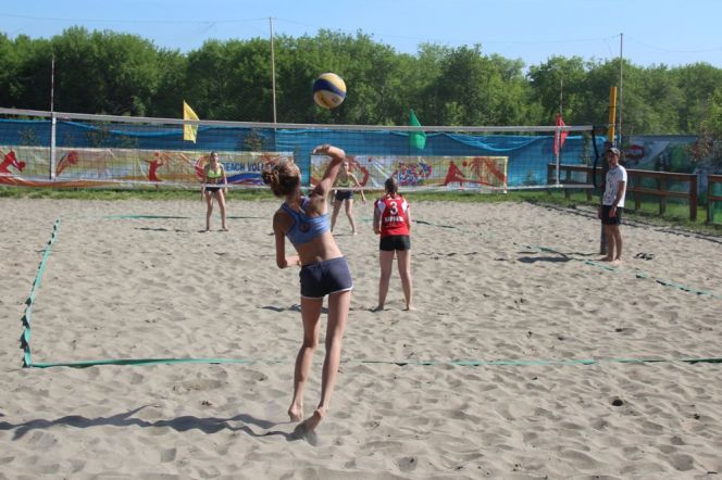 Первенство Алтайского края по пляжному волейболу среди юношей и девушек 2004-2005 годов рождения.