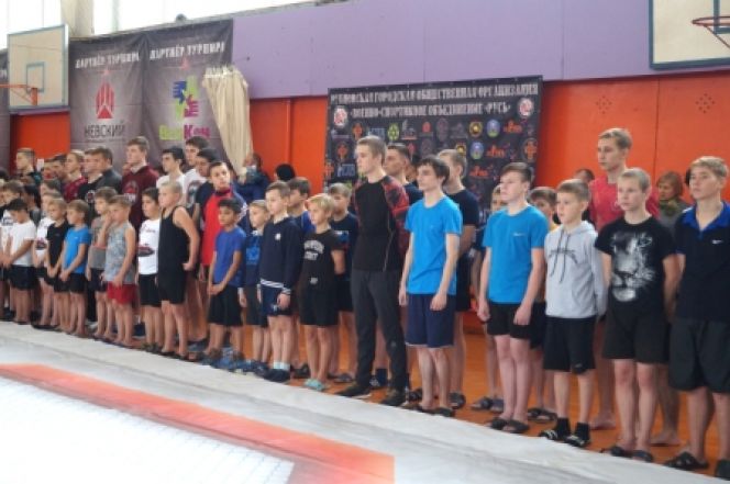 В Рубцовске прошёл турнир по смешанным единоборствам в память офицеров СОБР
